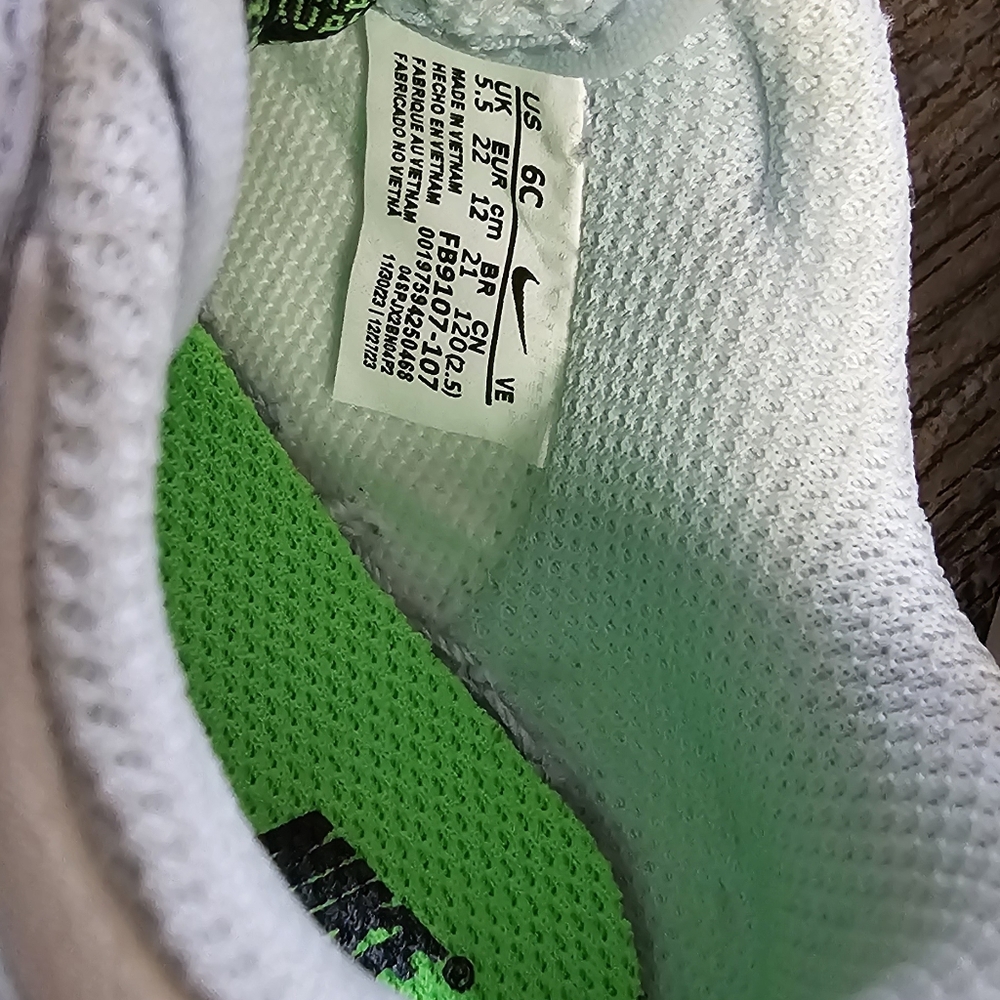Nike Dunk LowWhite/Football Grey/Green Strike/BlackSize 6CStyle FB9107-107 - Picture 12 of 13